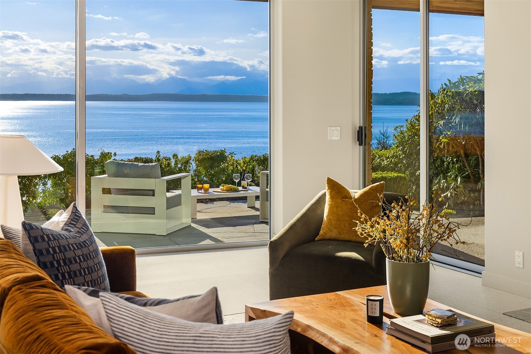 1206 NW Culbertson Drive , Seattle, WA 98177