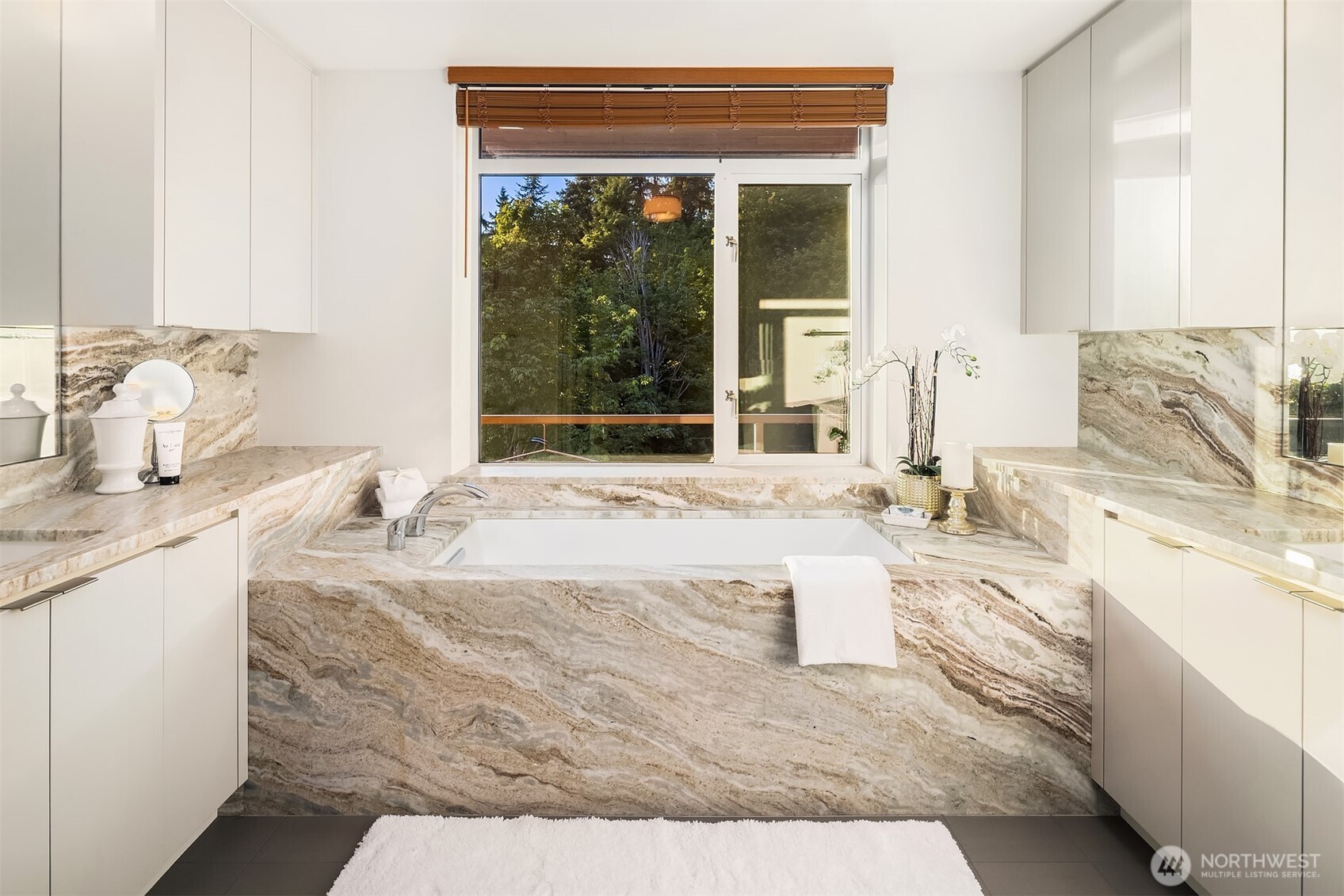 1206 NW Culbertson Drive , Seattle, WA 98177