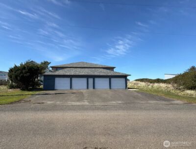 1027 S Sand Dune Avenue SW #1A, Ocean Shores, WA 98569