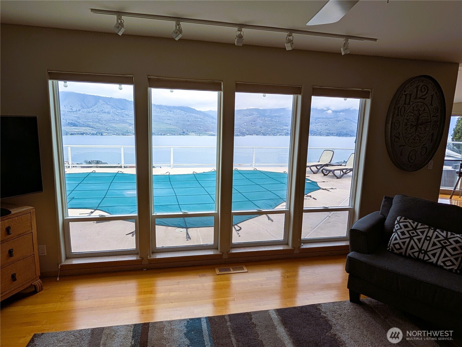 335 Henderson Road , Chelan, WA 98816