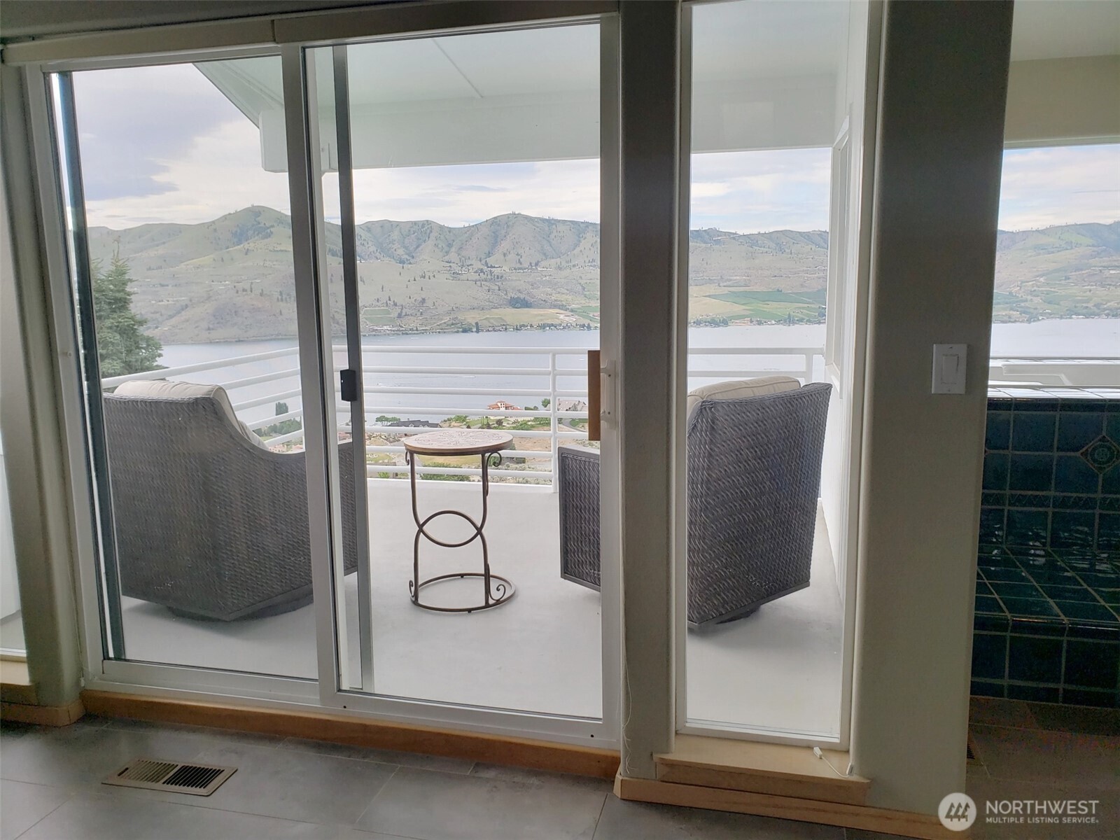 335 Henderson Road , Chelan, WA 98816