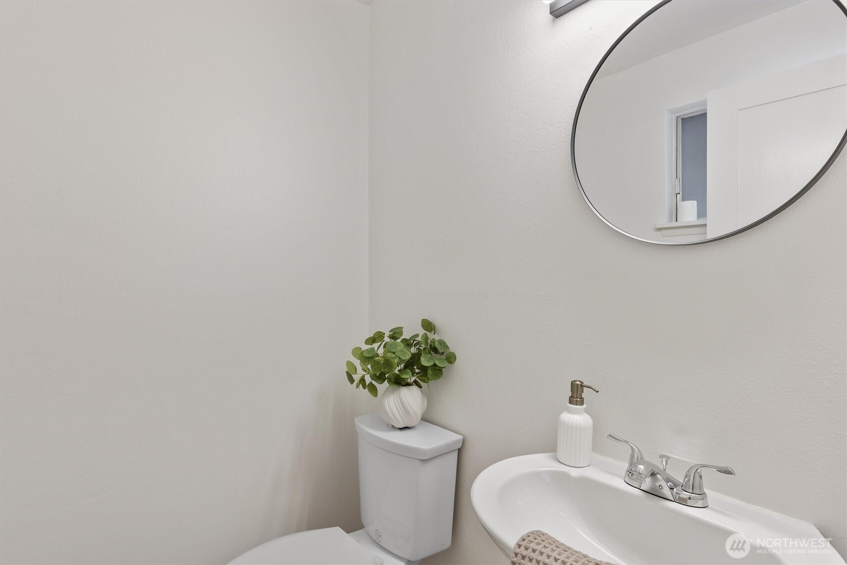 10009 161st Avenue NE, Redmond, WA 98052