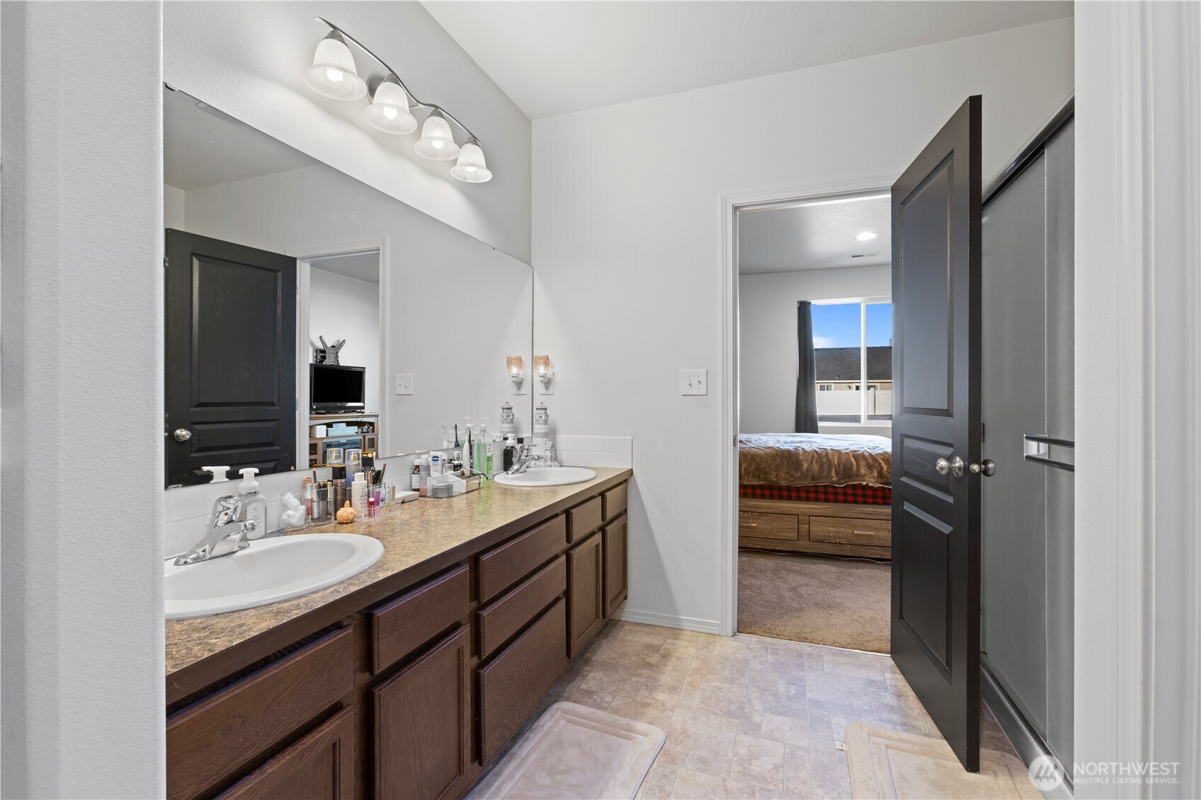 1336 E Egeland Drive , Moses Lake, WA 99156