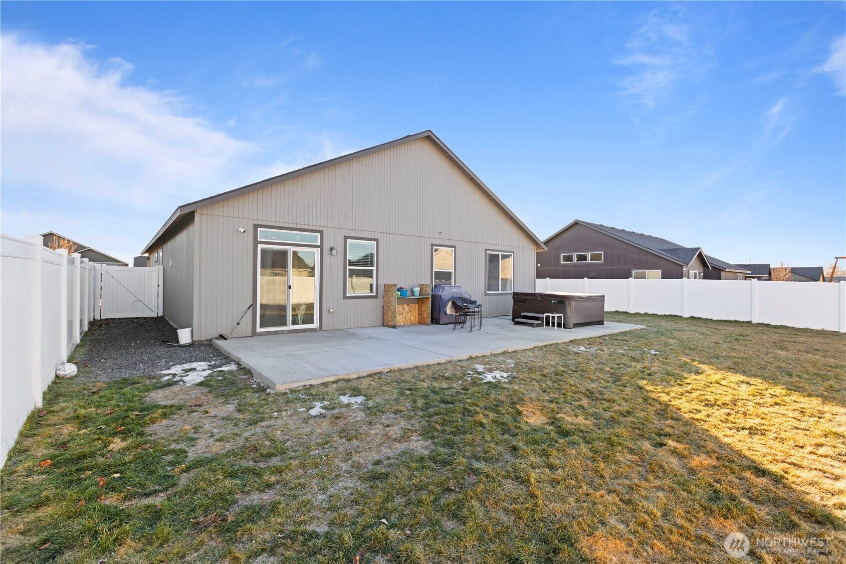 1336 E Egeland Drive , Moses Lake, WA 99156