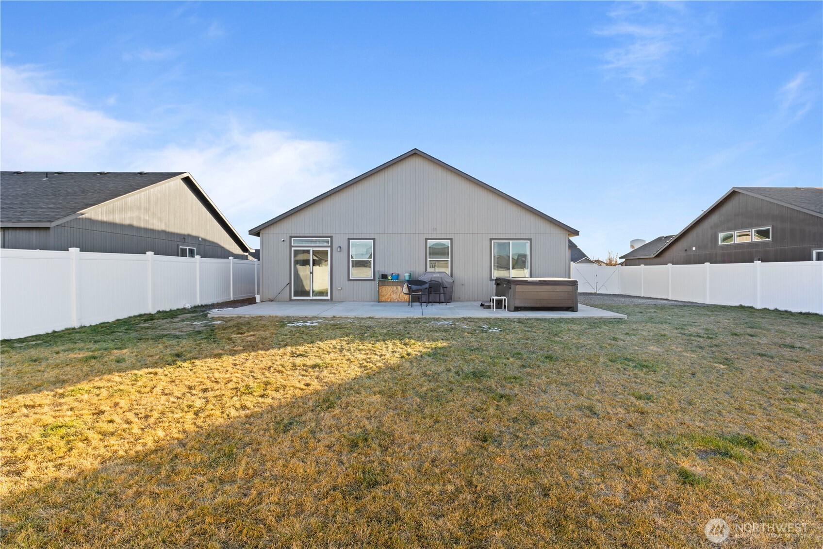 1336 E Egeland Drive , Moses Lake, WA 99156