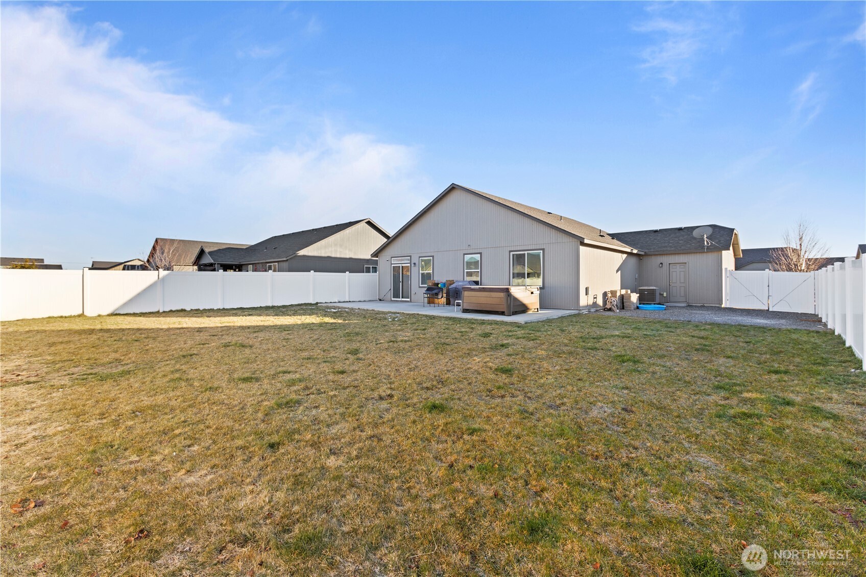 1336 E Egeland Drive , Moses Lake, WA 99156