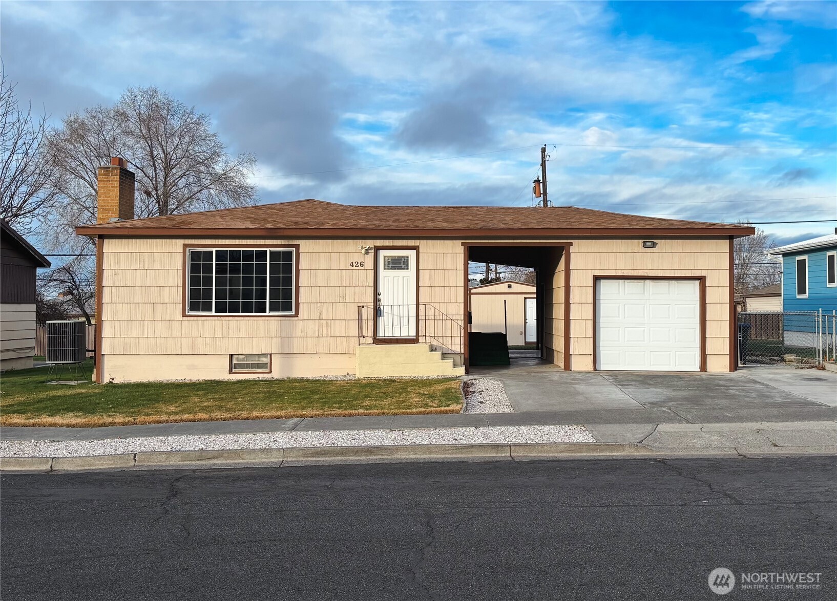 426 E Brown Avenue , Moses Lake, WA 98837