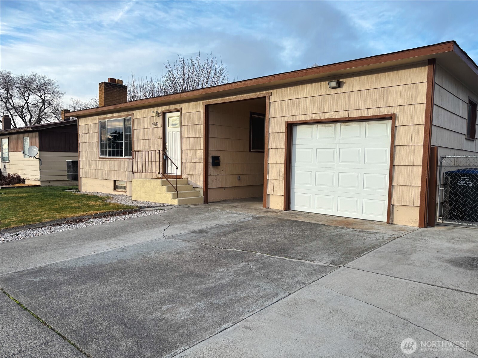426 E Brown Avenue , Moses Lake, WA 98837