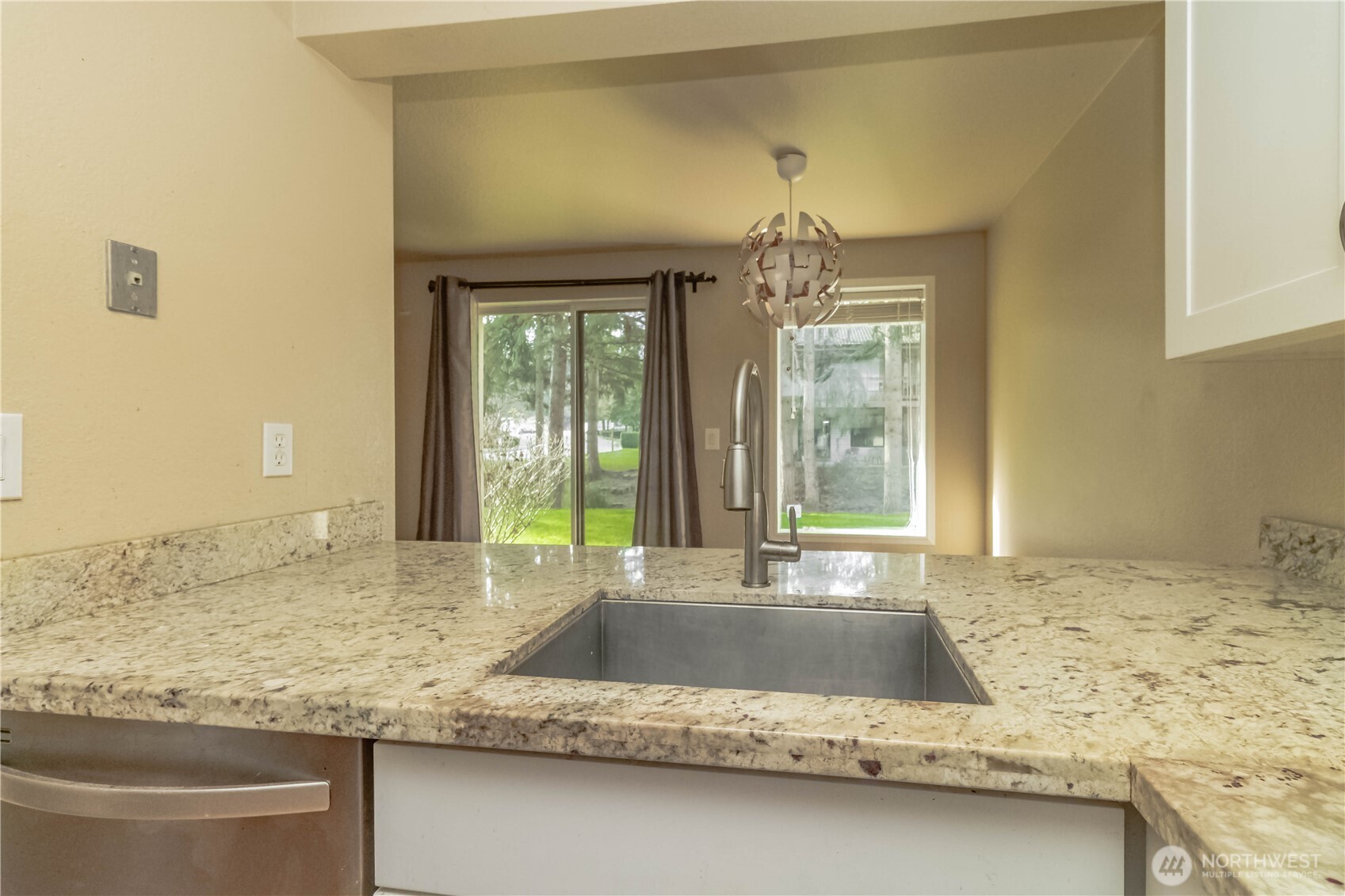 17425 119th Lane SE #D12, Renton, WA 98058