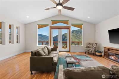 1024 Columbia Point , Entiat, WA 98822 - Photo 17