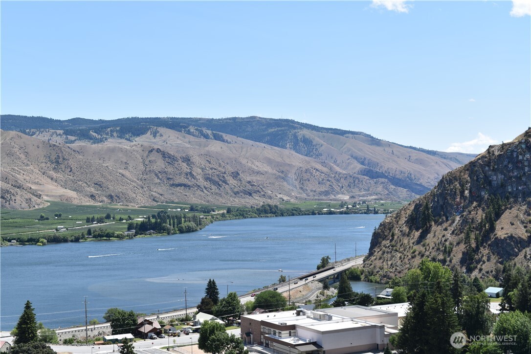 1024 Columbia Point , Entiat, WA 98822
