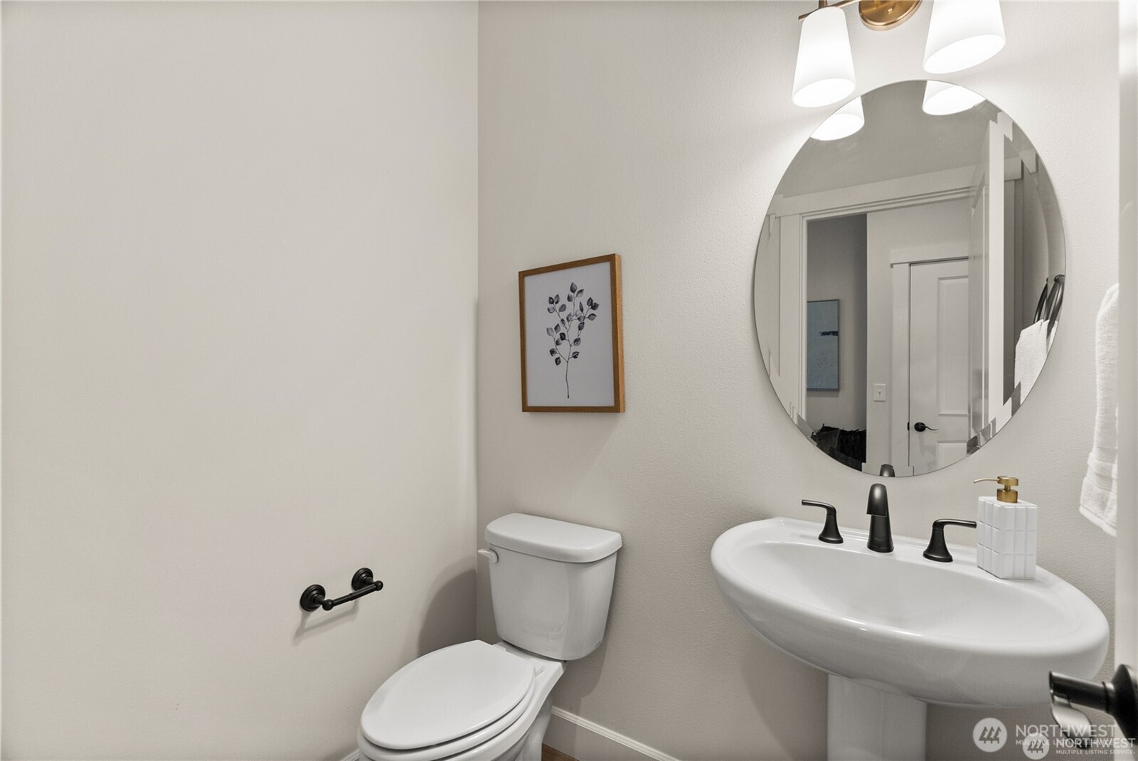 1327 60th Avenue NE, Tacoma, WA 98422