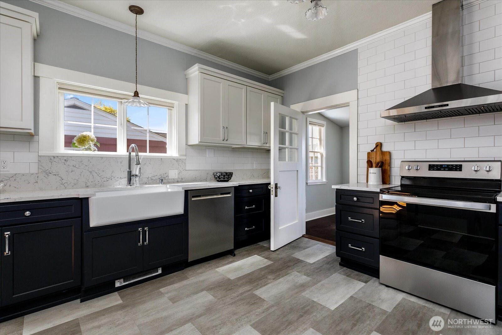 506 N Main Street , Coupeville, WA 98239