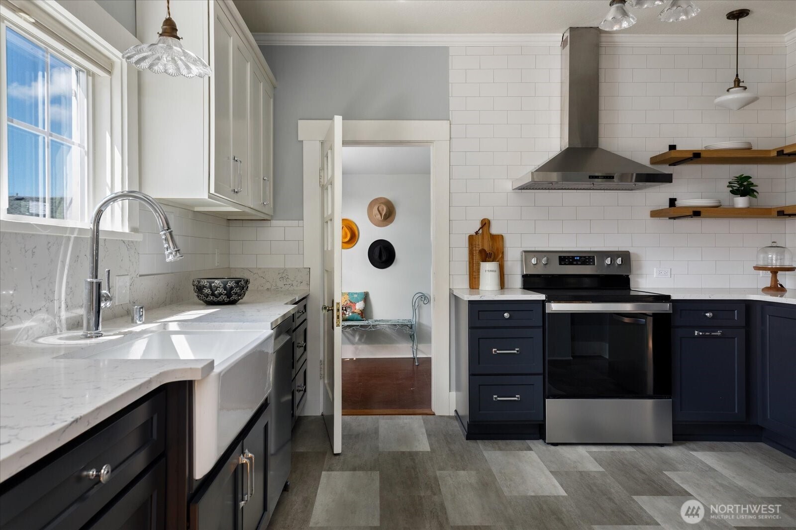 506 N Main Street , Coupeville, WA 98239