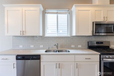 9977 Jackson Street SE, Yelm, WA 98597 - Photo 7