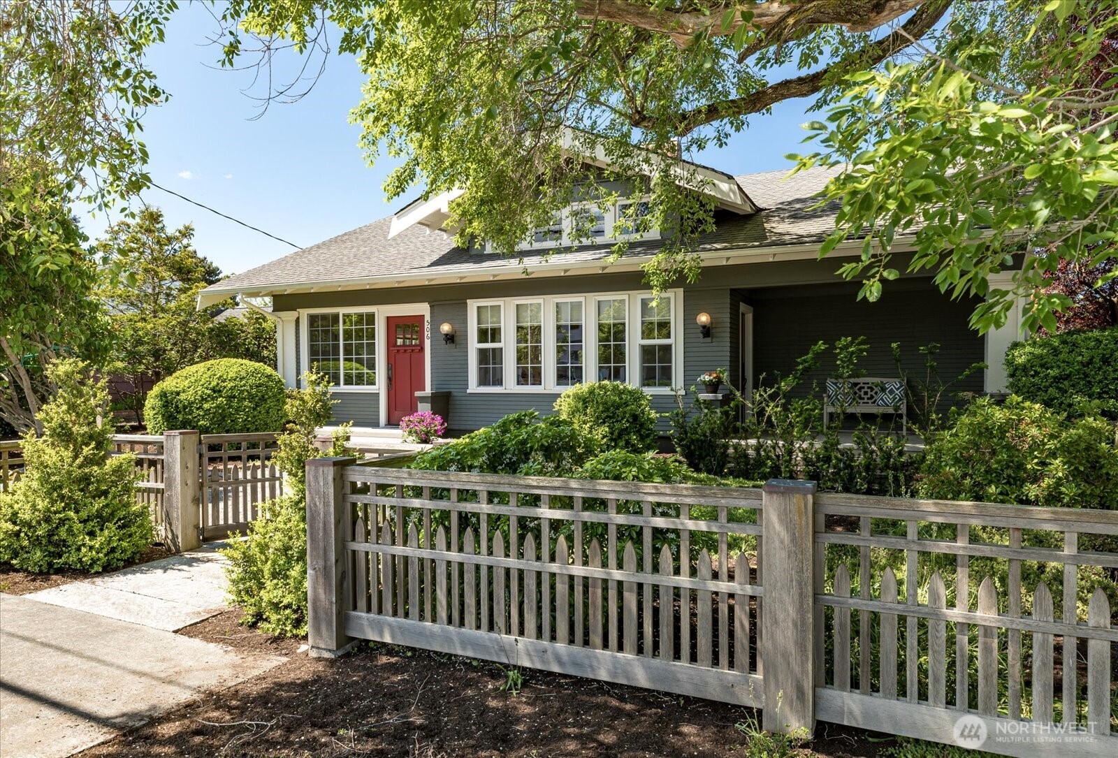 506 N Main Street , Coupeville, WA 98239