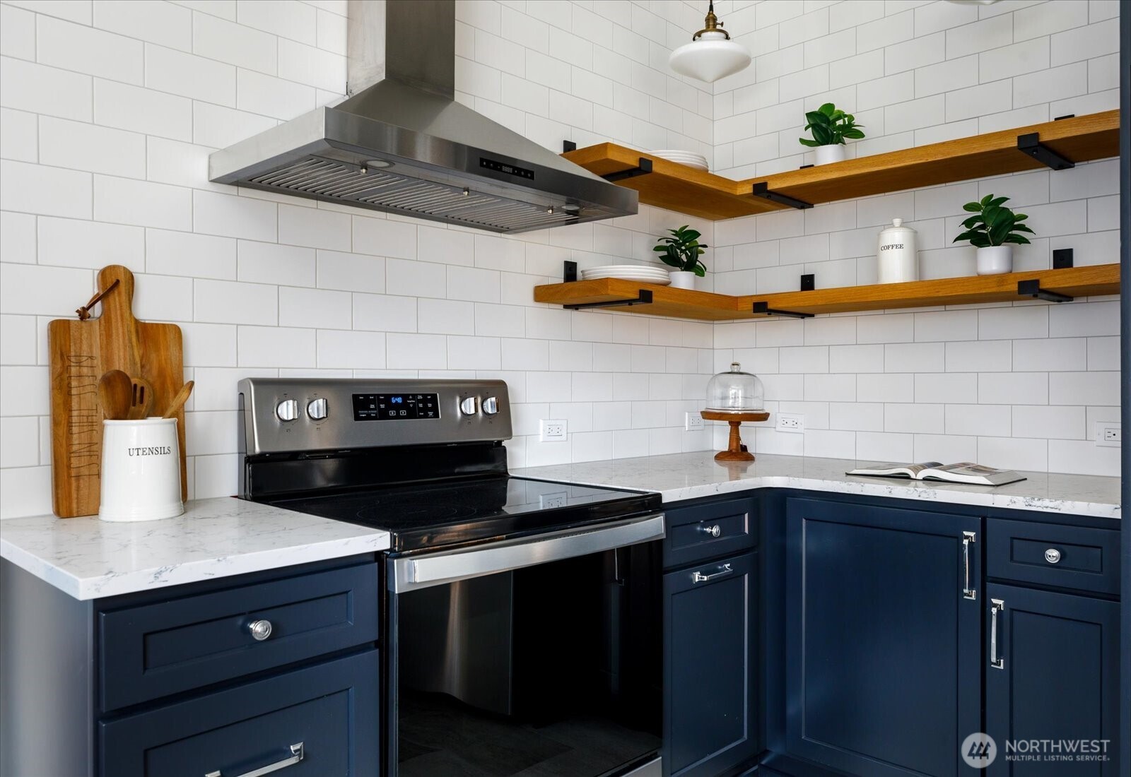 506 N Main Street , Coupeville, WA 98239