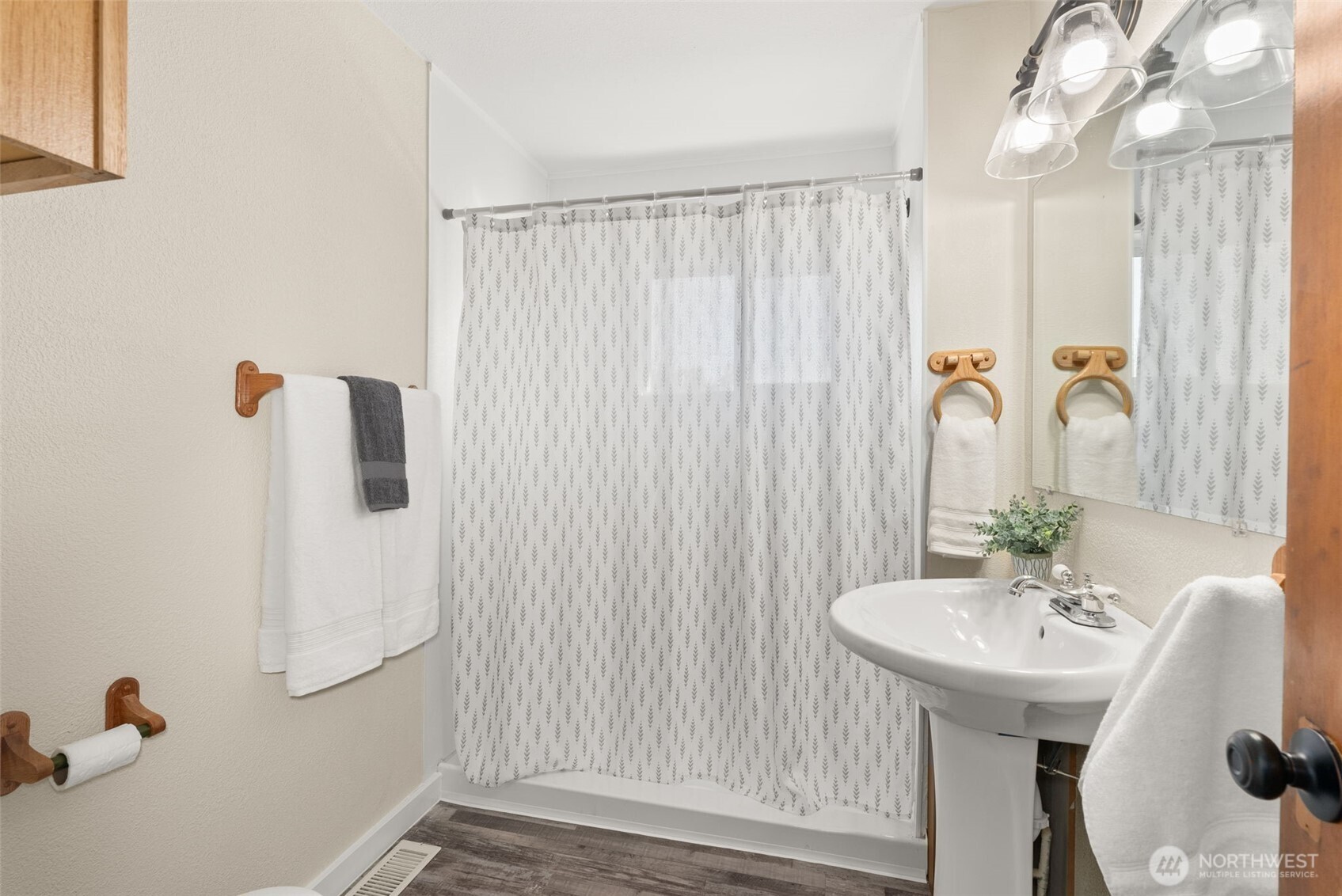 300 Lincoln Creek Road , Centralia, WA 98531