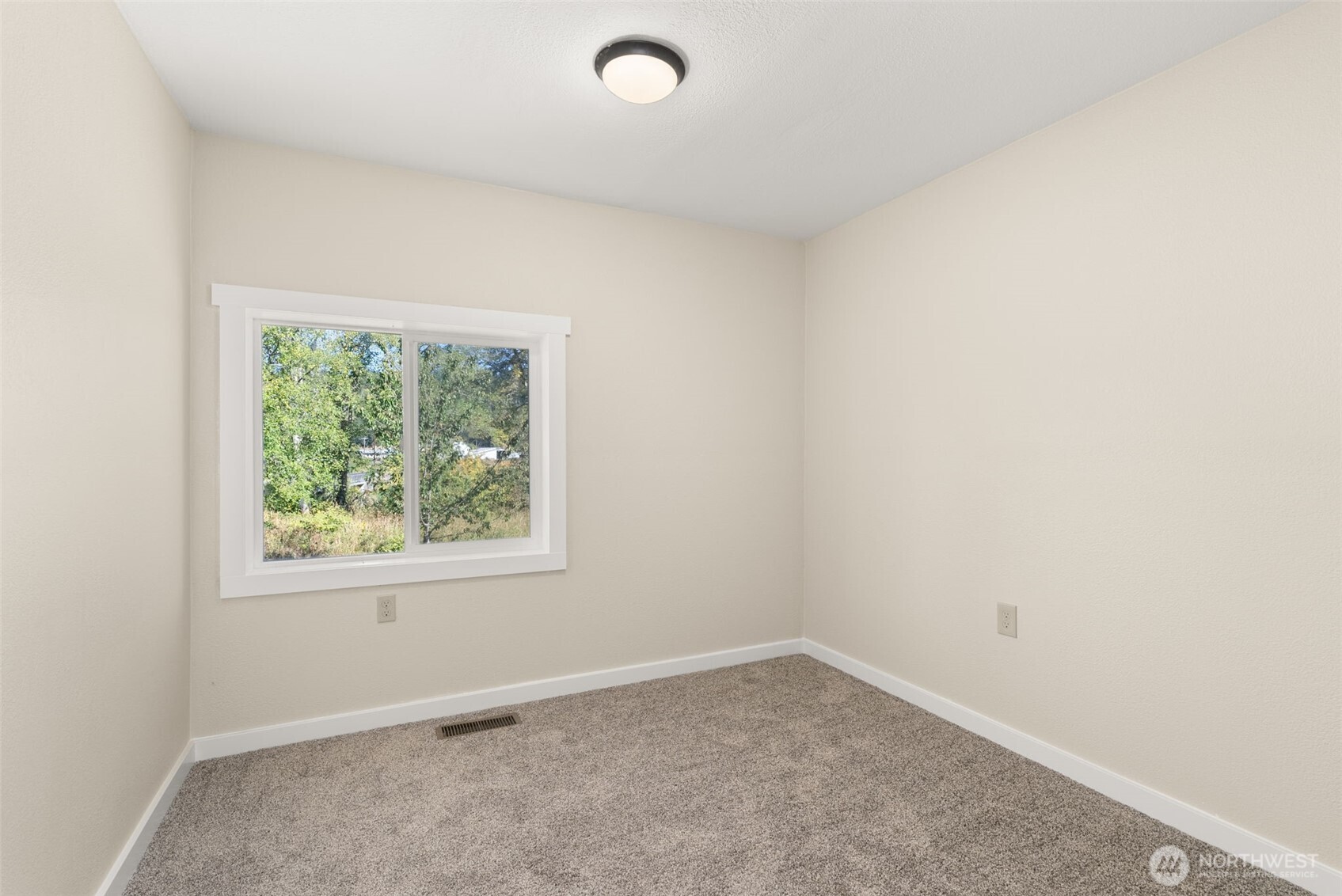 300 Lincoln Creek Road , Centralia, WA 98531