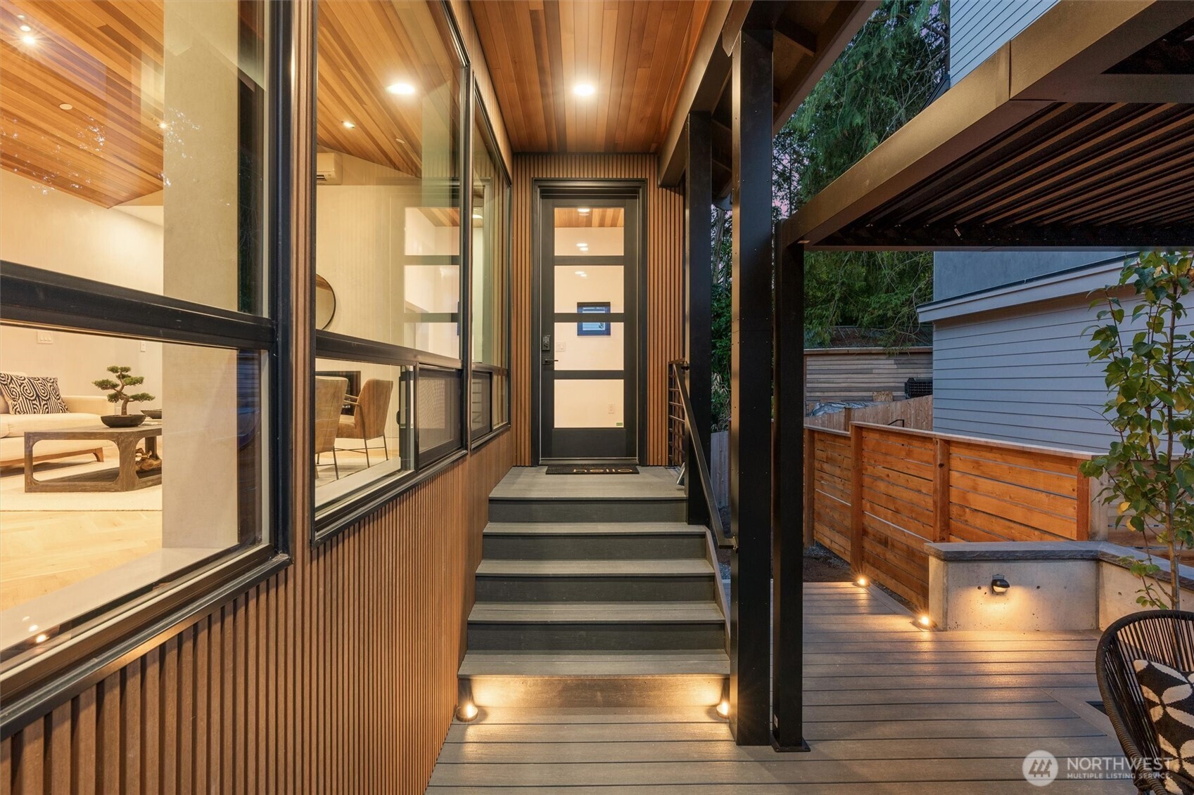 10731 B 17th Avenue NE, Seattle, WA 98125