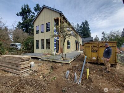 10731 B 17th Avenue NE, Seattle, WA 98125 - Photo 2