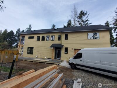 10731 B 17th Avenue NE, Seattle, WA 98125 - Photo 3