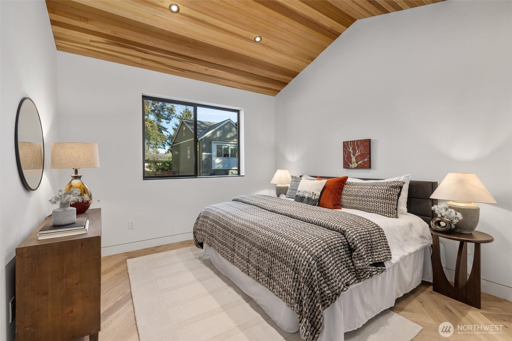 10731 B 17th Avenue NE, Seattle, WA 98125