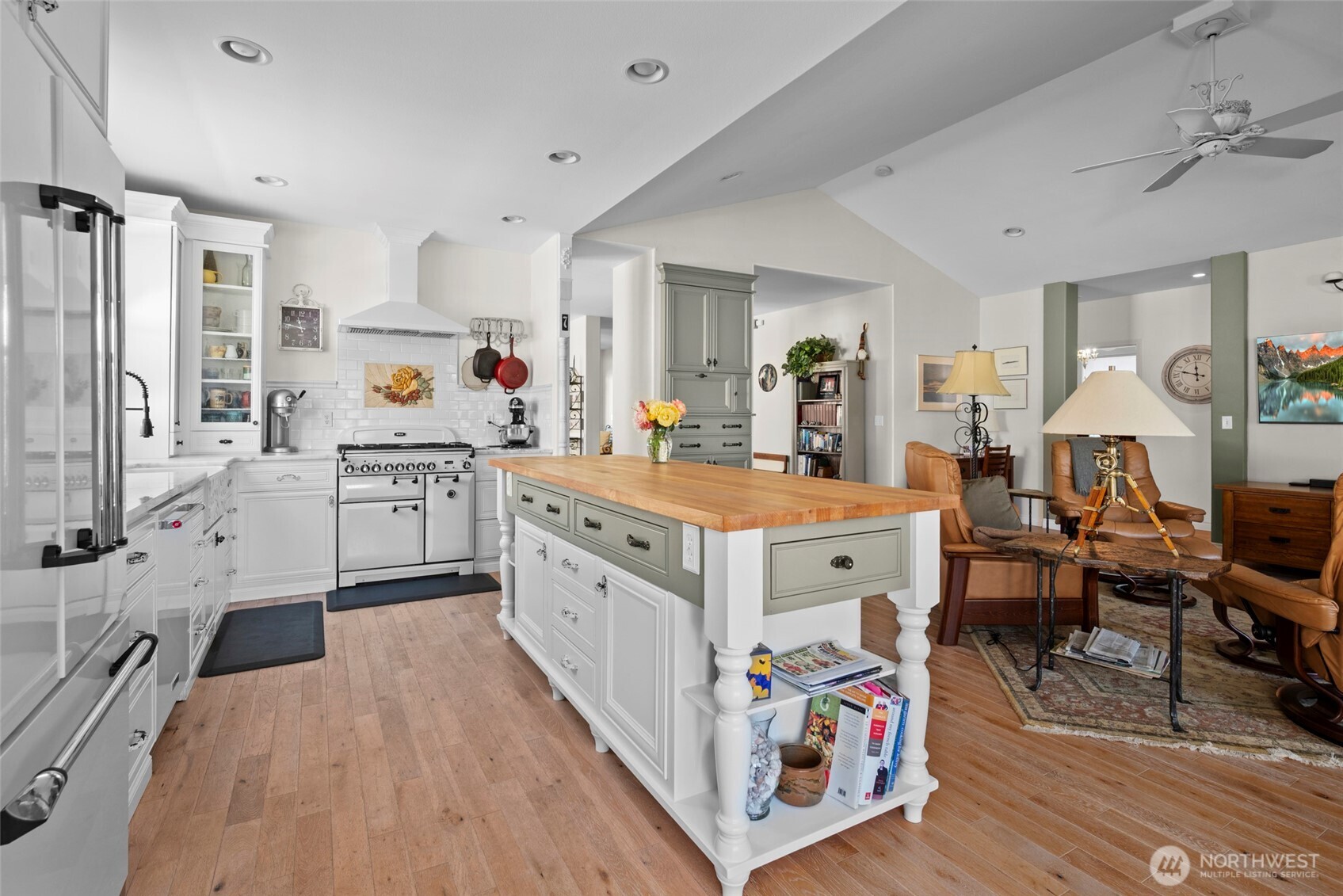 1453 SW Xavier , Oak Harbor, WA 98277