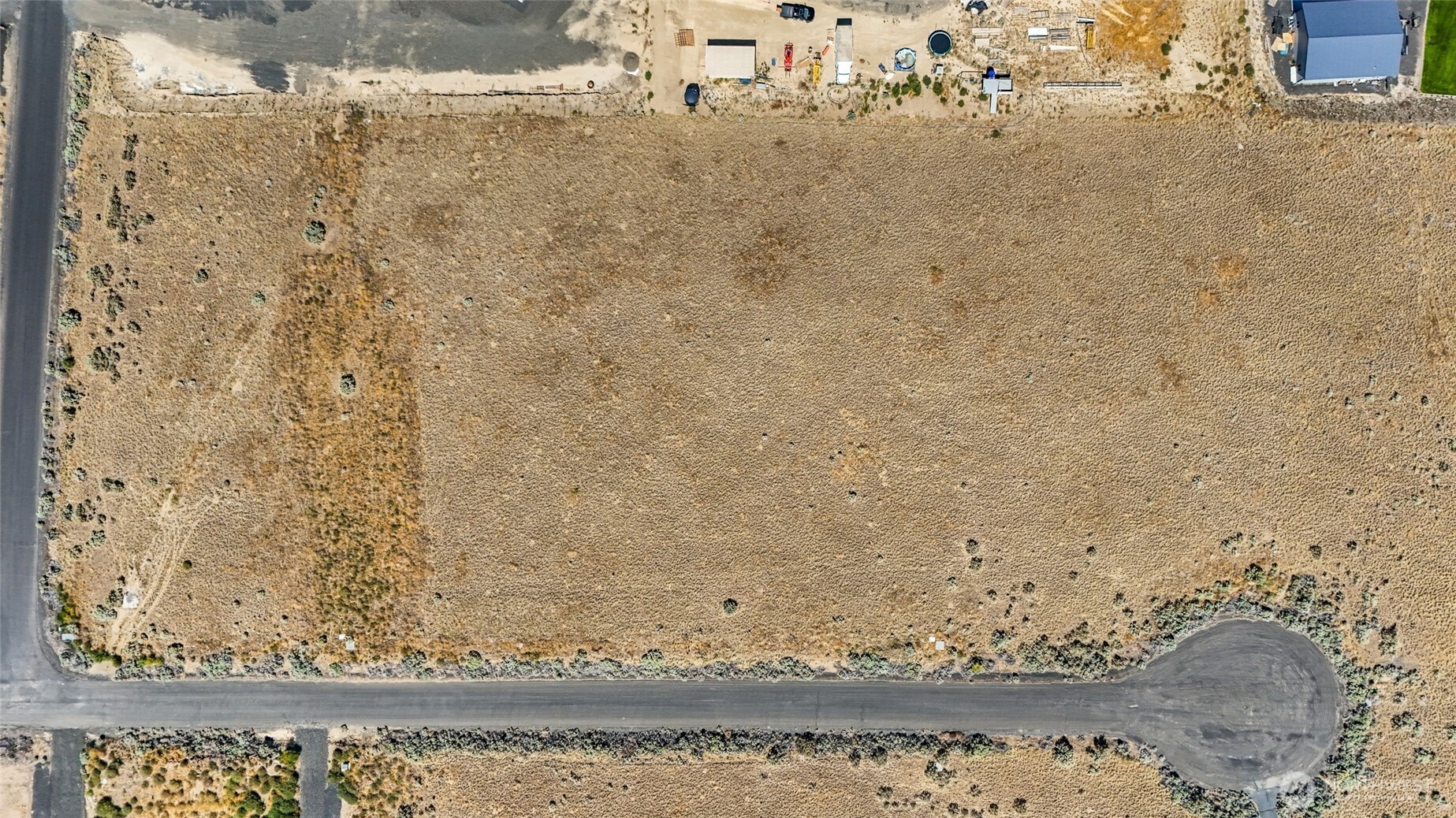 6888 & 6920 8.9 Road SE, Othello, WA 99344