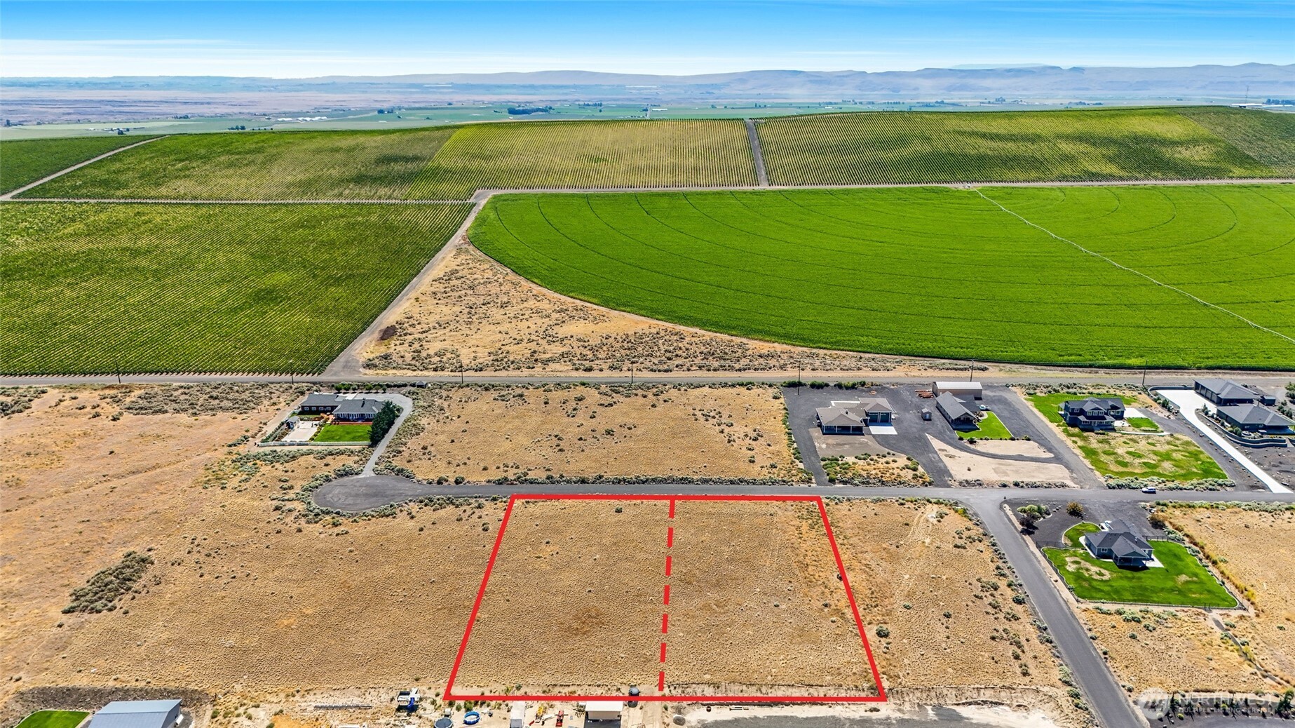 6888 & 6920 8.9 Road SE, Othello, WA 99344