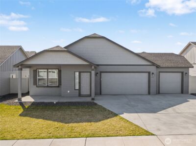 212 Royal Palm Drive , Moses Lake, WA 98837