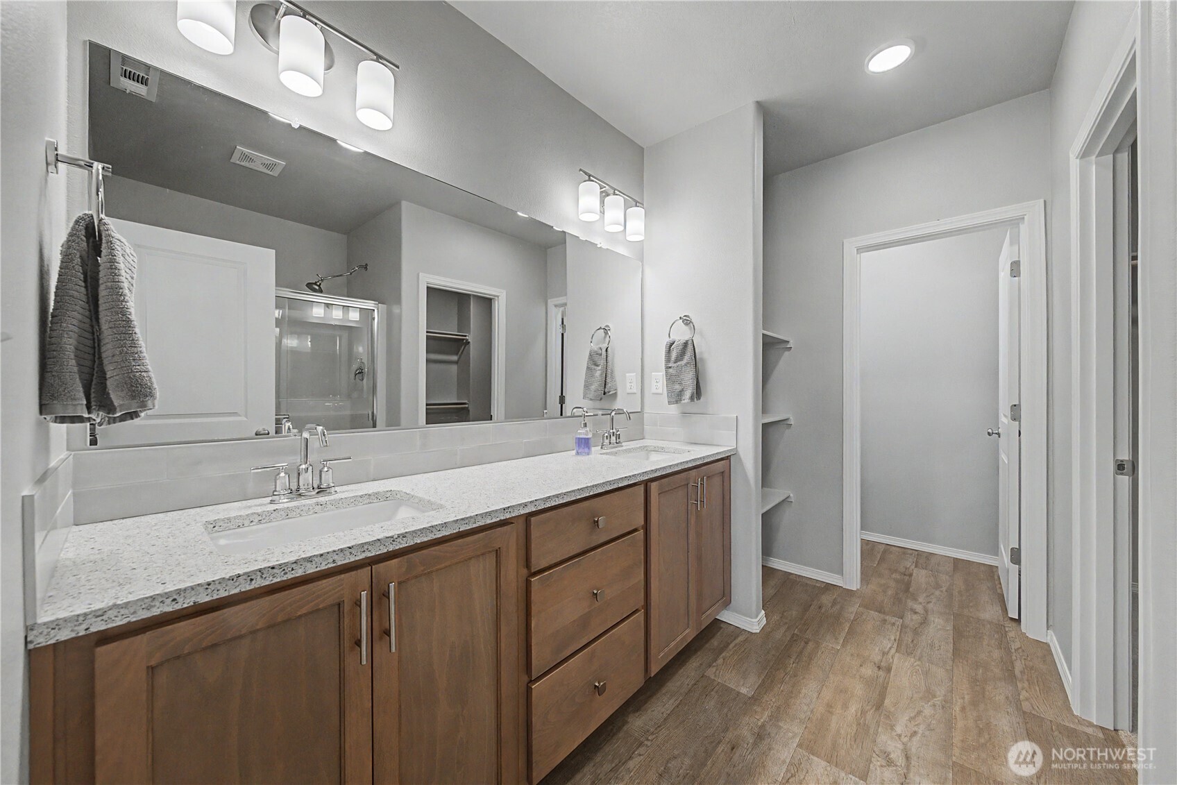 212 Royal Palm Drive , Moses Lake, WA 98837