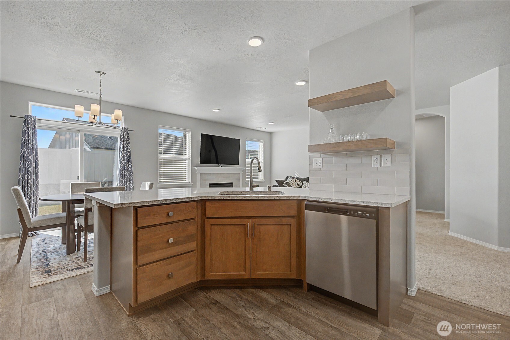 212 Royal Palm Drive , Moses Lake, WA 98837