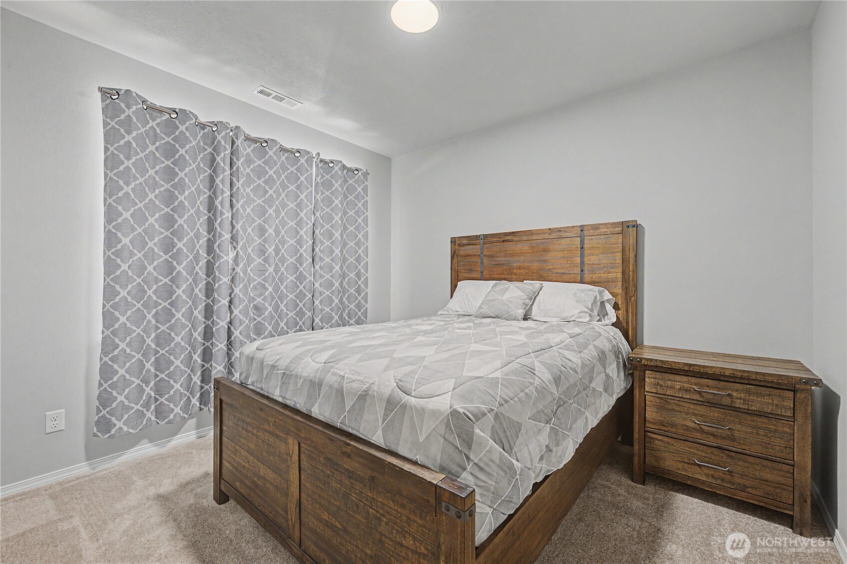 212 Royal Palm Drive , Moses Lake, WA 98837