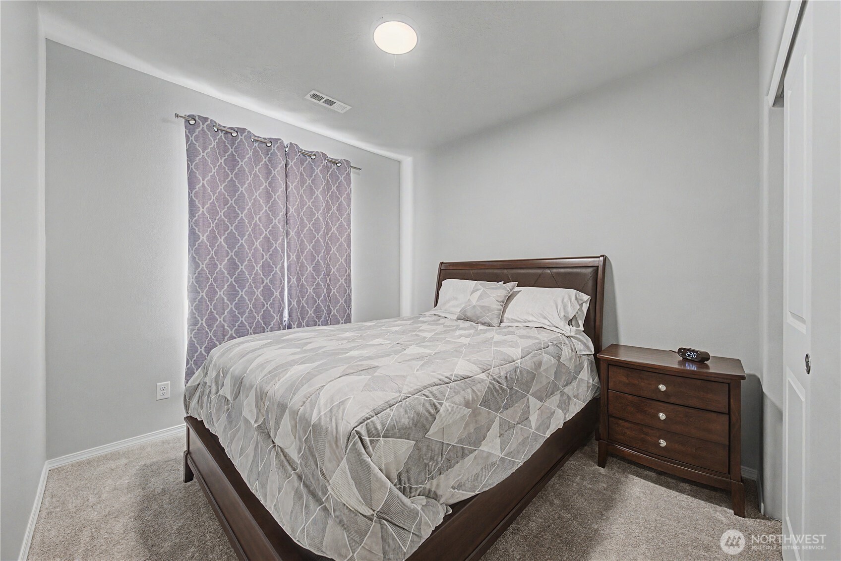 212 Royal Palm Drive , Moses Lake, WA 98837