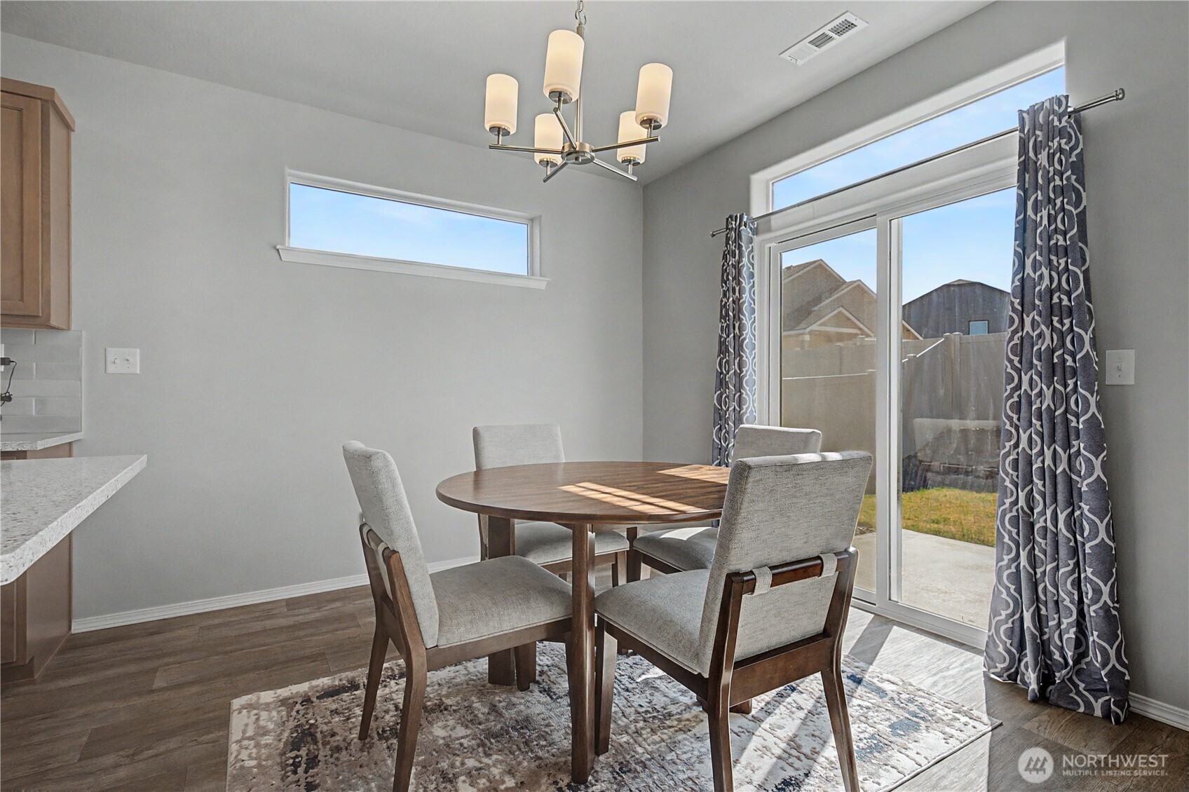 212 Royal Palm Drive , Moses Lake, WA 98837