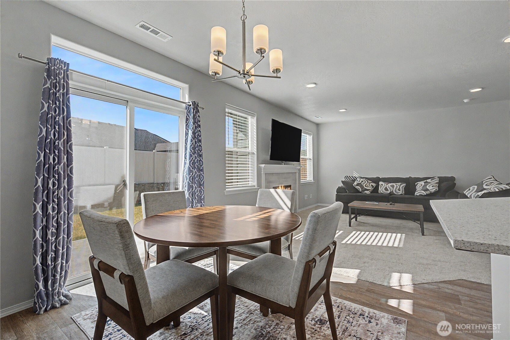 212 Royal Palm Drive , Moses Lake, WA 98837