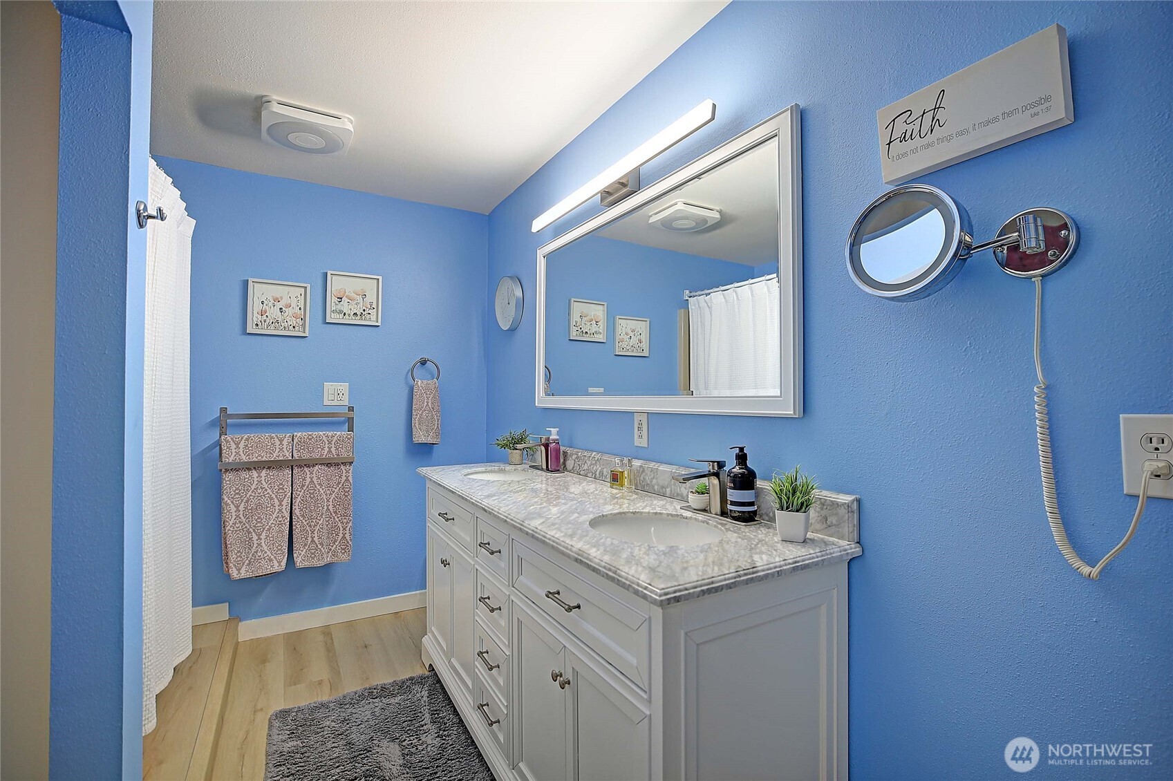 40 Vista Del Mar Street , Camano Island, WA 98282