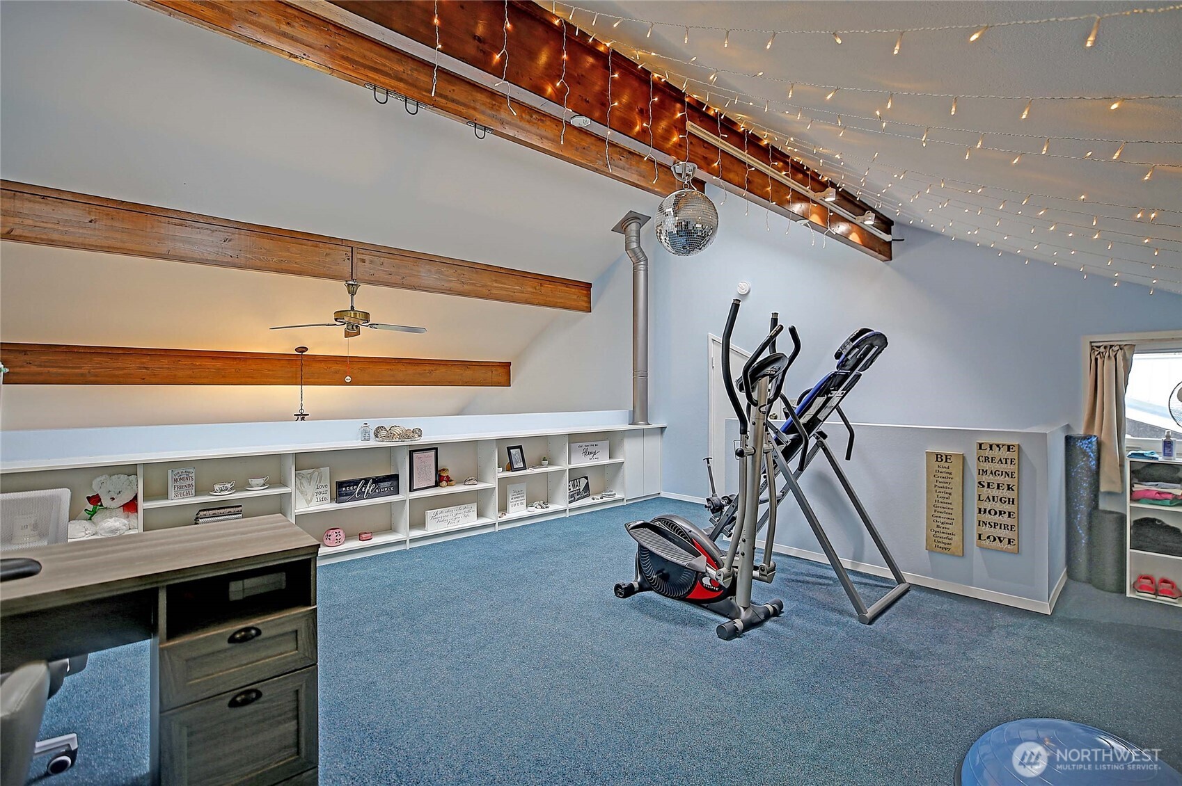 40 Vista Del Mar Street , Camano Island, WA 98282