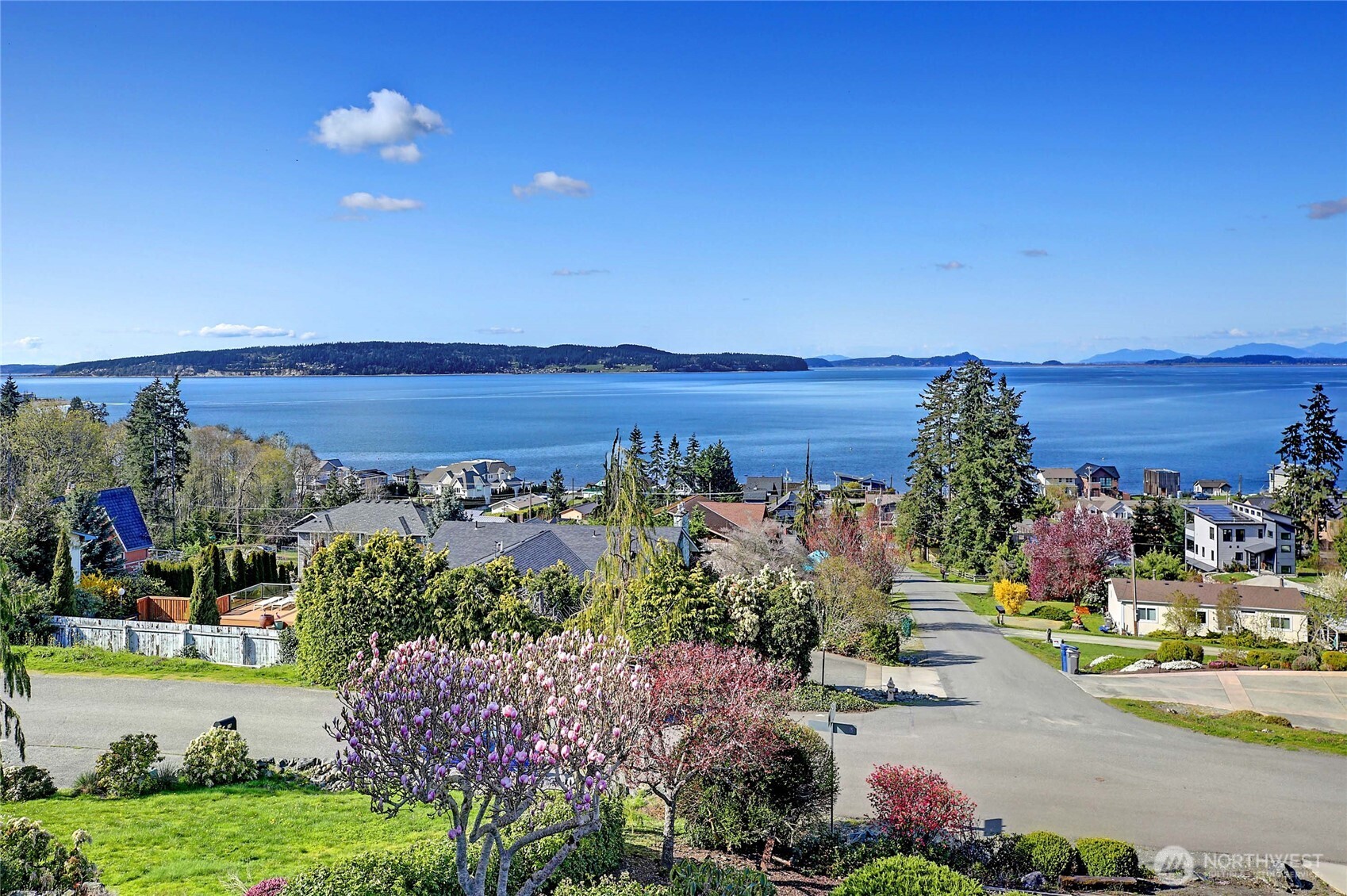 40 Vista Del Mar Street , Camano Island, WA 98282