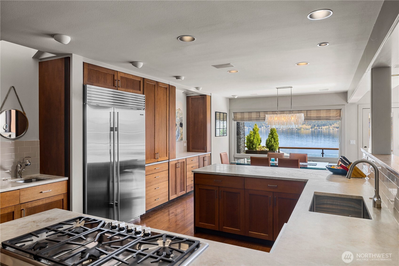 842 W Lake Sammamish Parkway SE, Bellevue, WA 98008