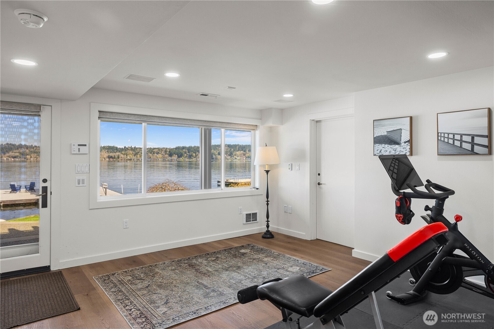 842 W Lake Sammamish Parkway SE, Bellevue, WA 98008