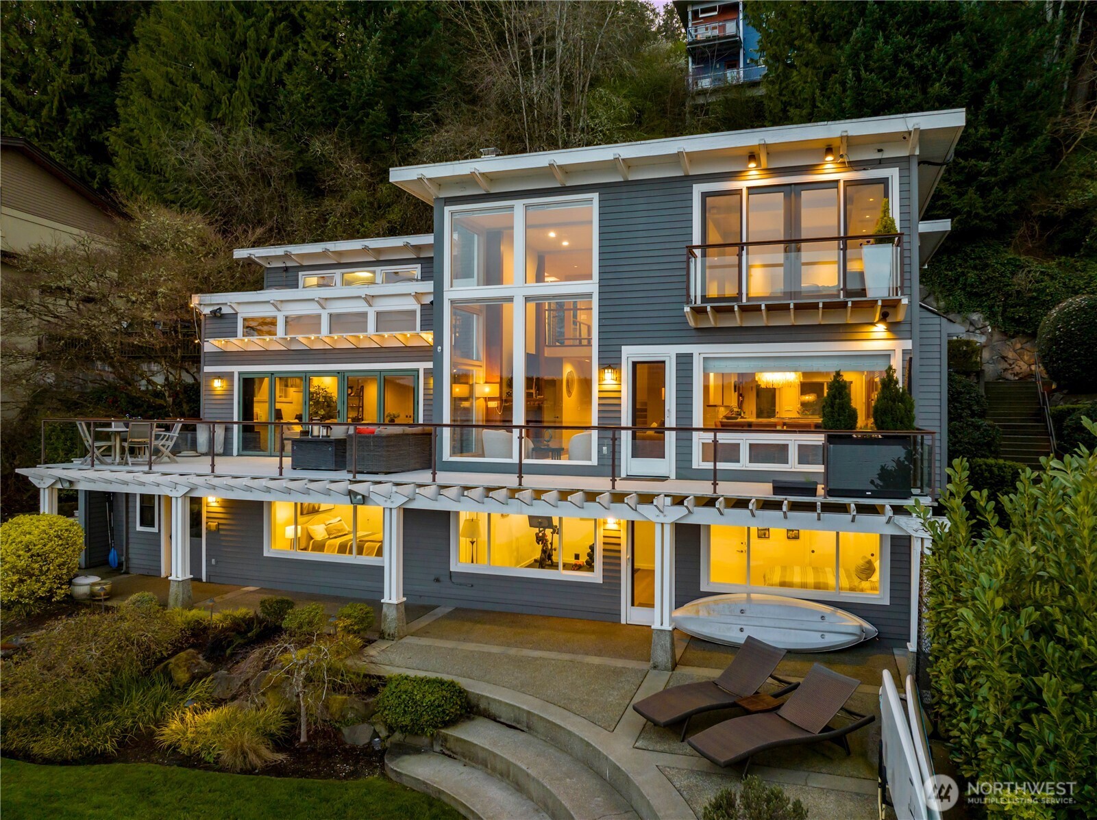 842 W Lake Sammamish Parkway SE, Bellevue, WA 98008