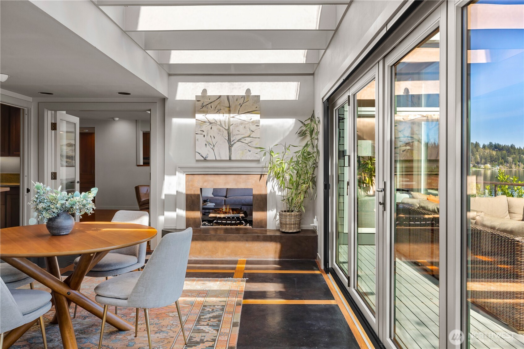 842 W Lake Sammamish Parkway SE, Bellevue, WA 98008