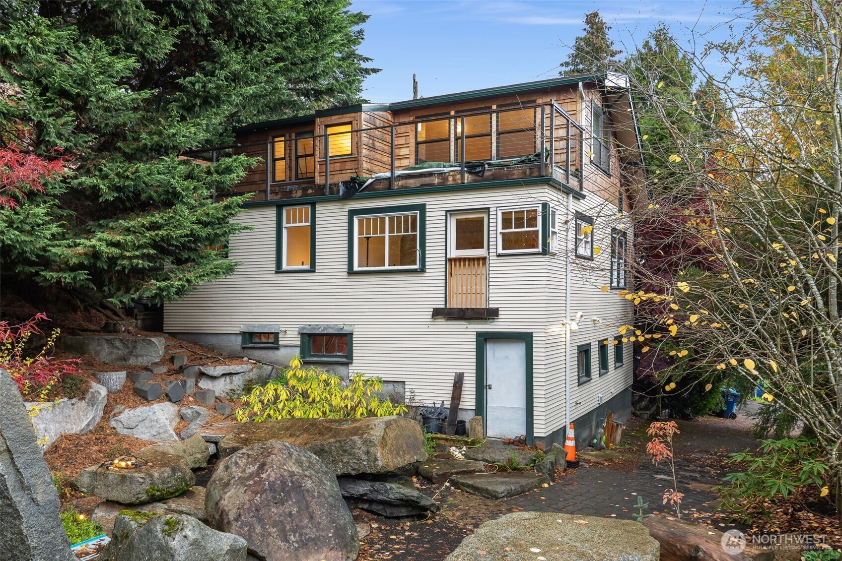 3007 S Court Street , Seattle, WA 98144