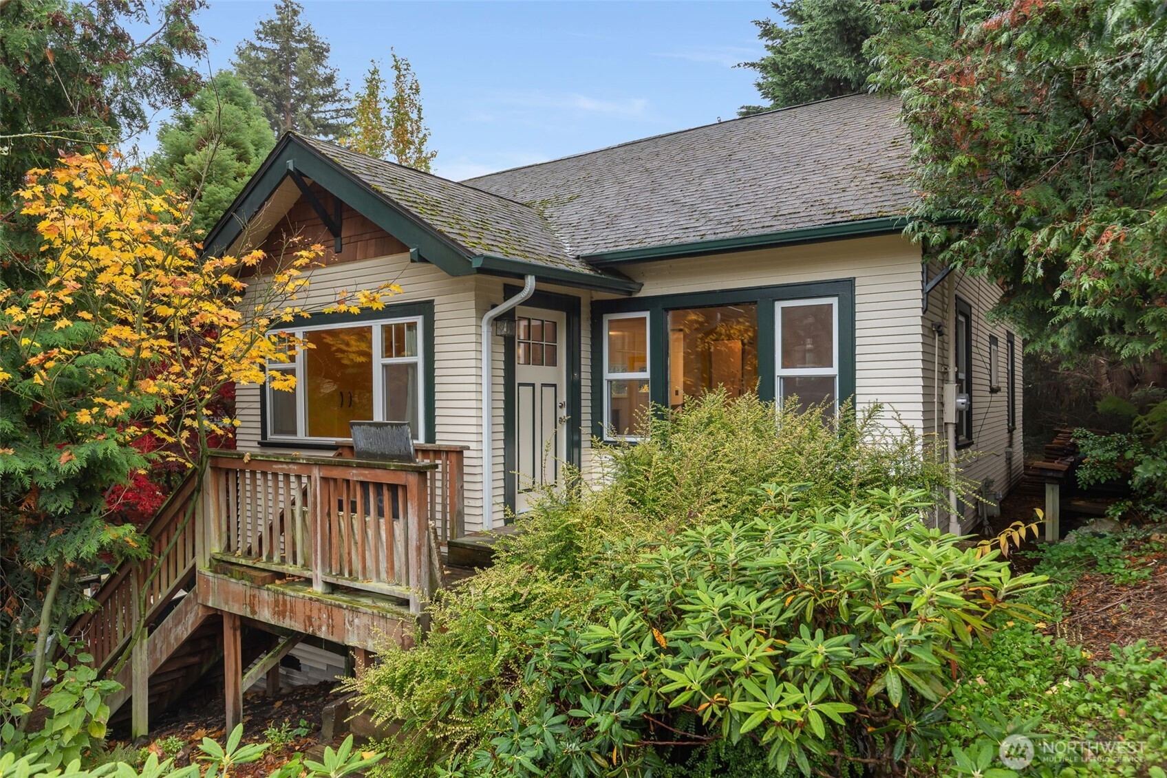 3007 S Court Street , Seattle, WA 98144