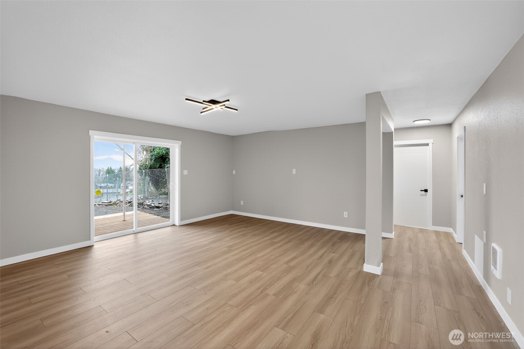 2404 Bloyd Street , Kelso, WA 98626-5113