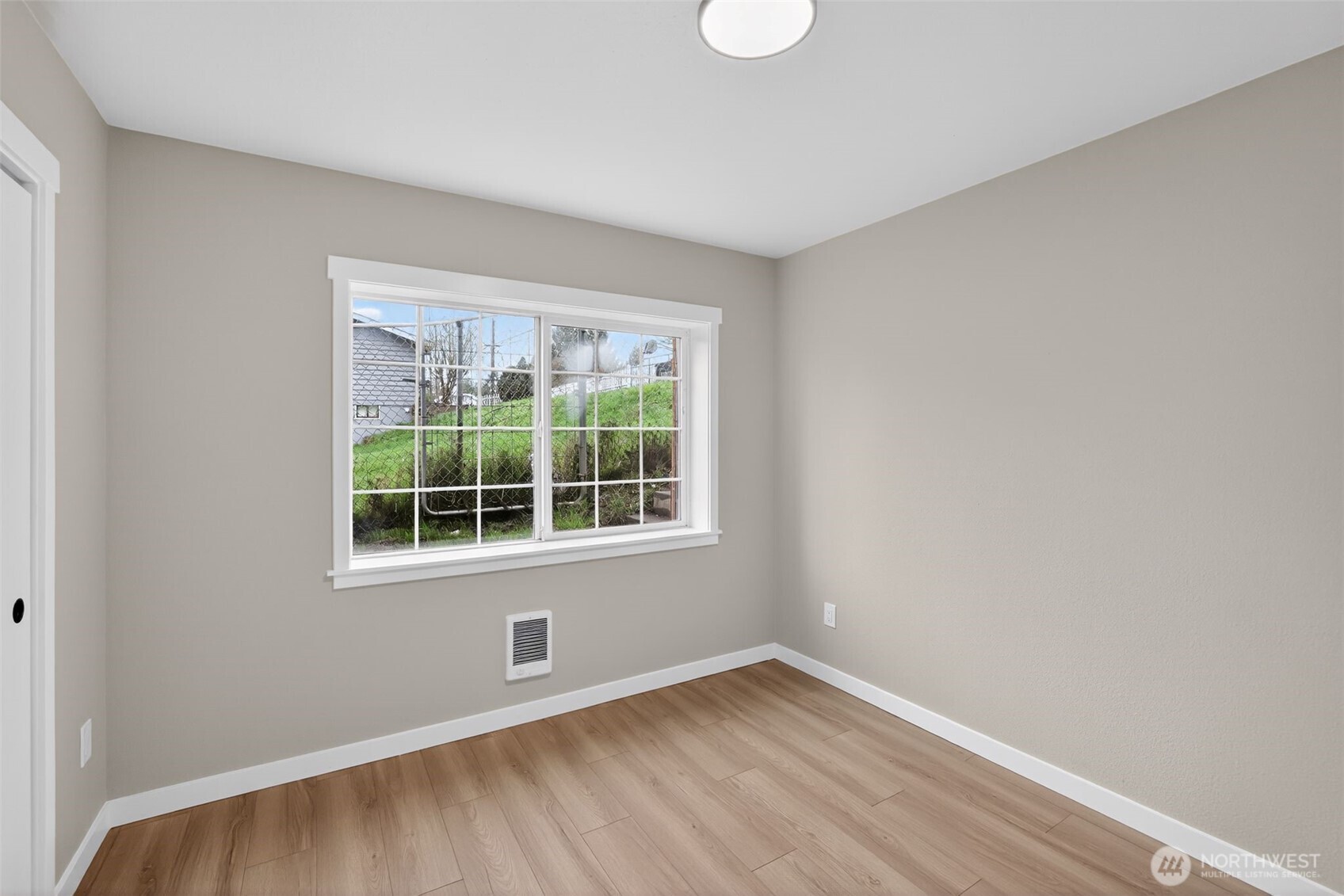 2404 Bloyd Street , Kelso, WA 98626-5113