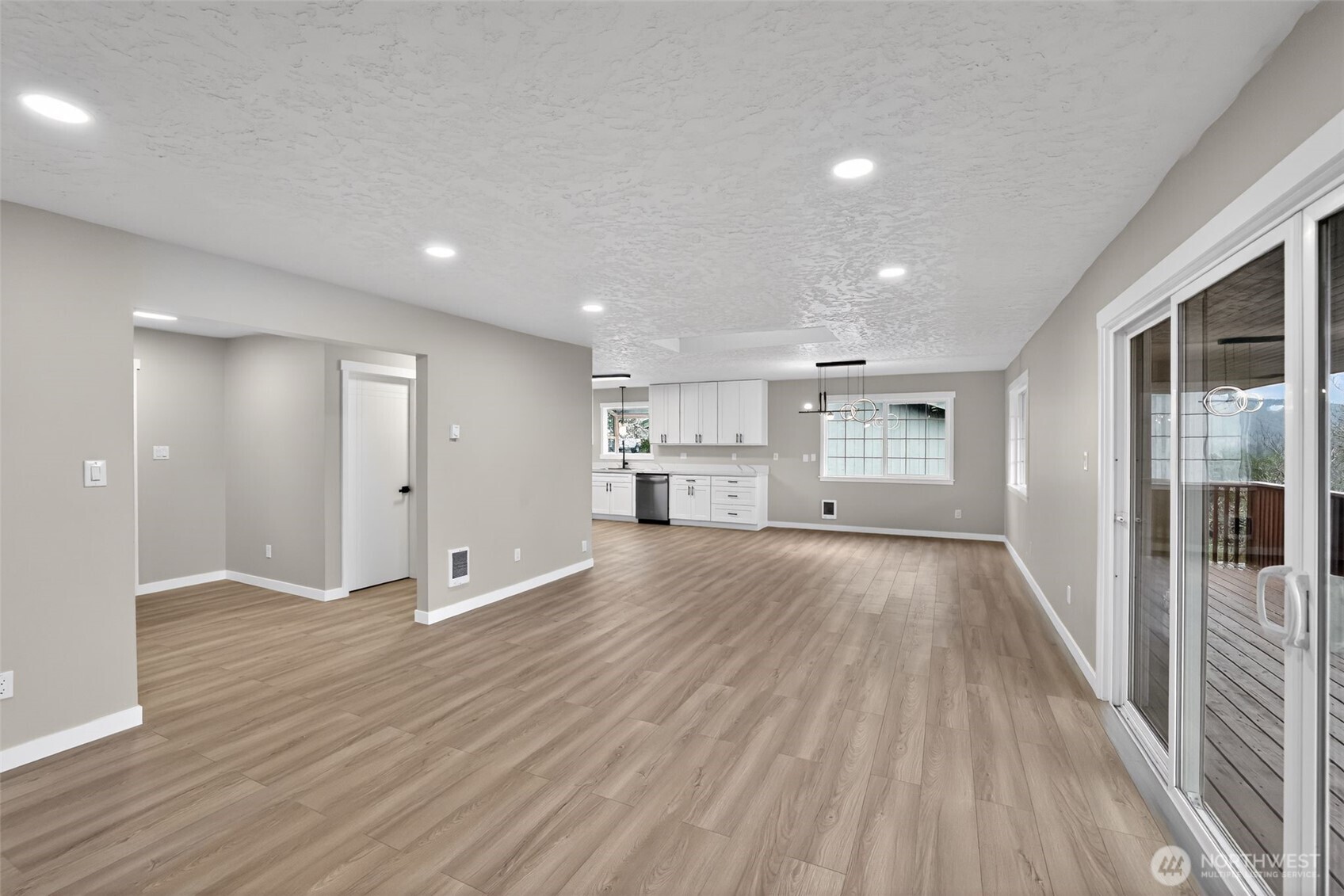 2404 Bloyd Street , Kelso, WA 98626-5113