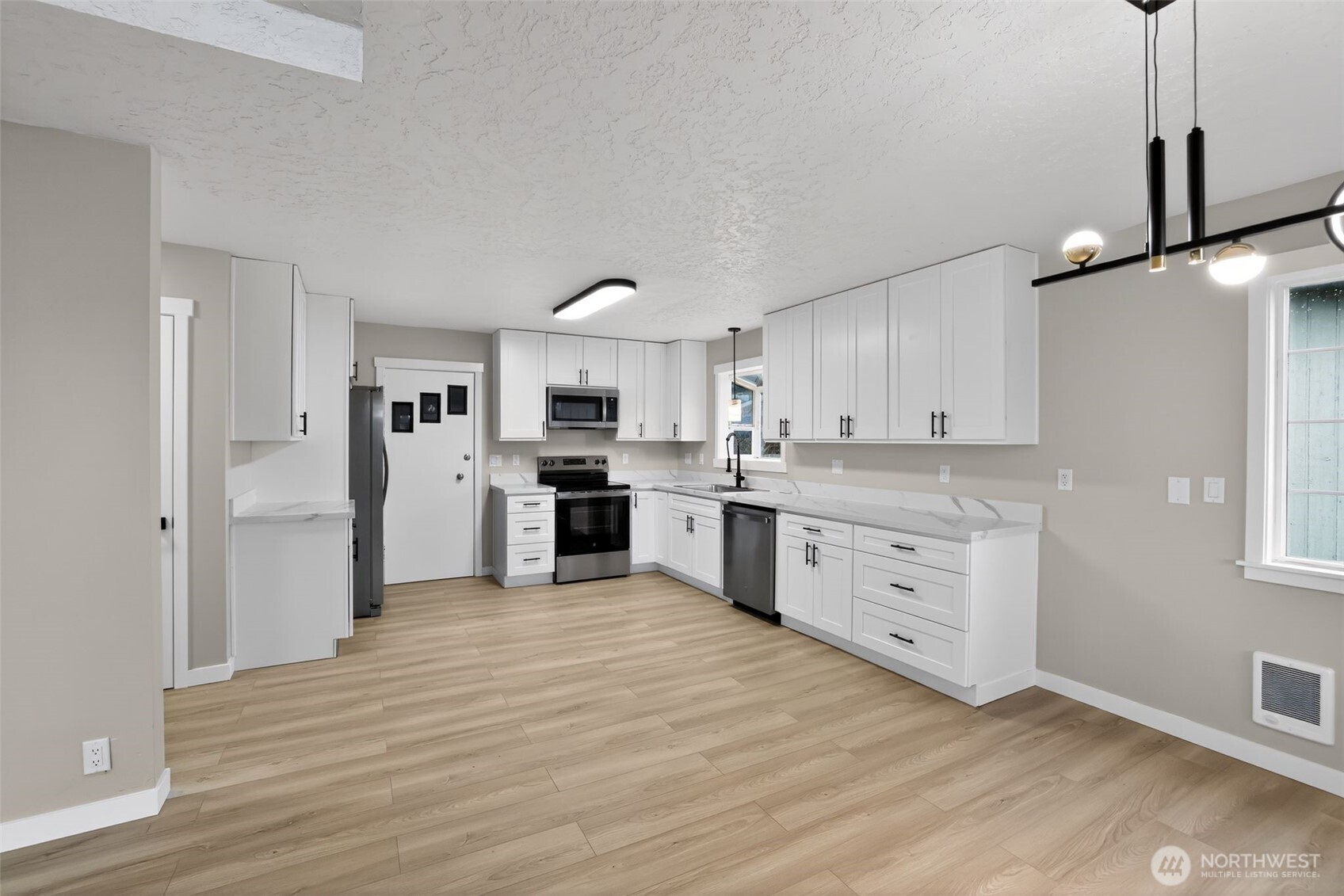 2404 Bloyd Street , Kelso, WA 98626-5113